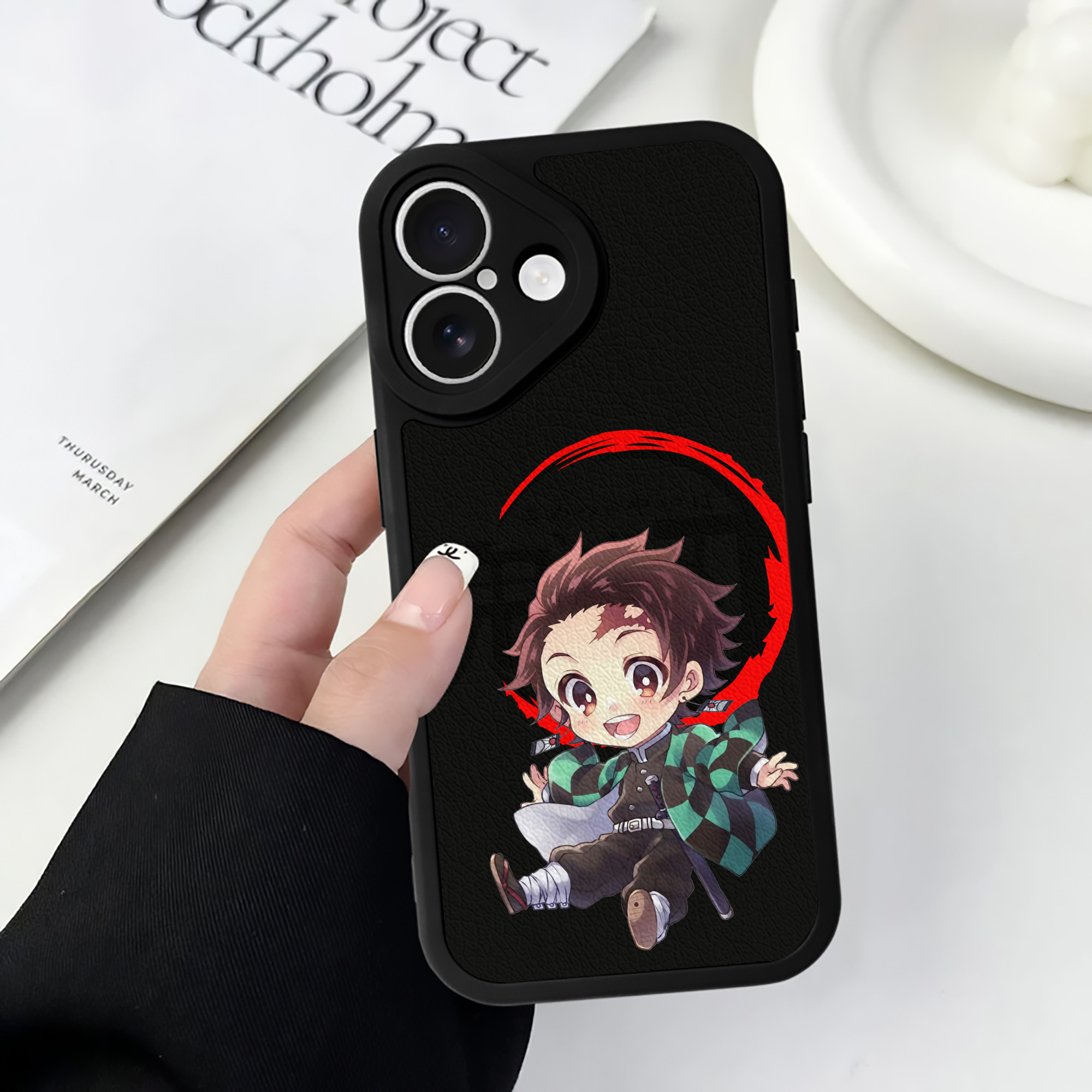 （画像用） 鬼滅の刃 竈門 炭治郎／かまど たんじろう Kamado Tanjirou 【iPhone 16シリーズ対応】シリコンスマホケース（レザー調） 材質：シリコン